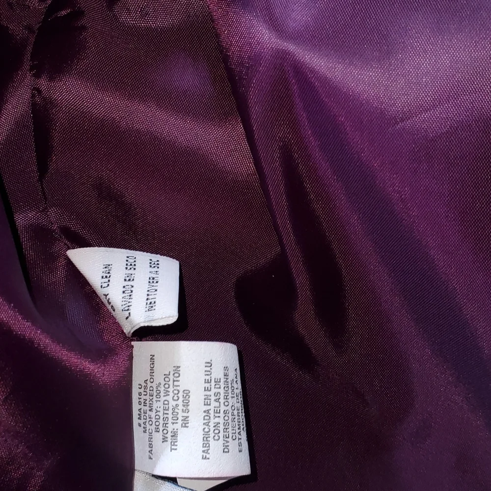 Original Christian Dior SUIT. Never been worn. 100% wool . Size 2 p